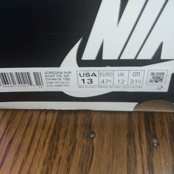 Men’s Nike Jordan Air Ship - Picture 7 of 7